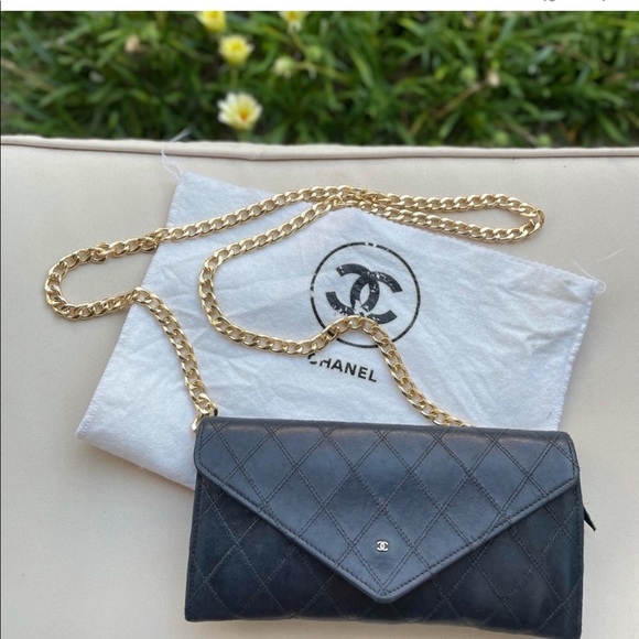 Chanel 90s Matelasse Envelope Mini CC Wallet on Chain - Picture 2 of 6